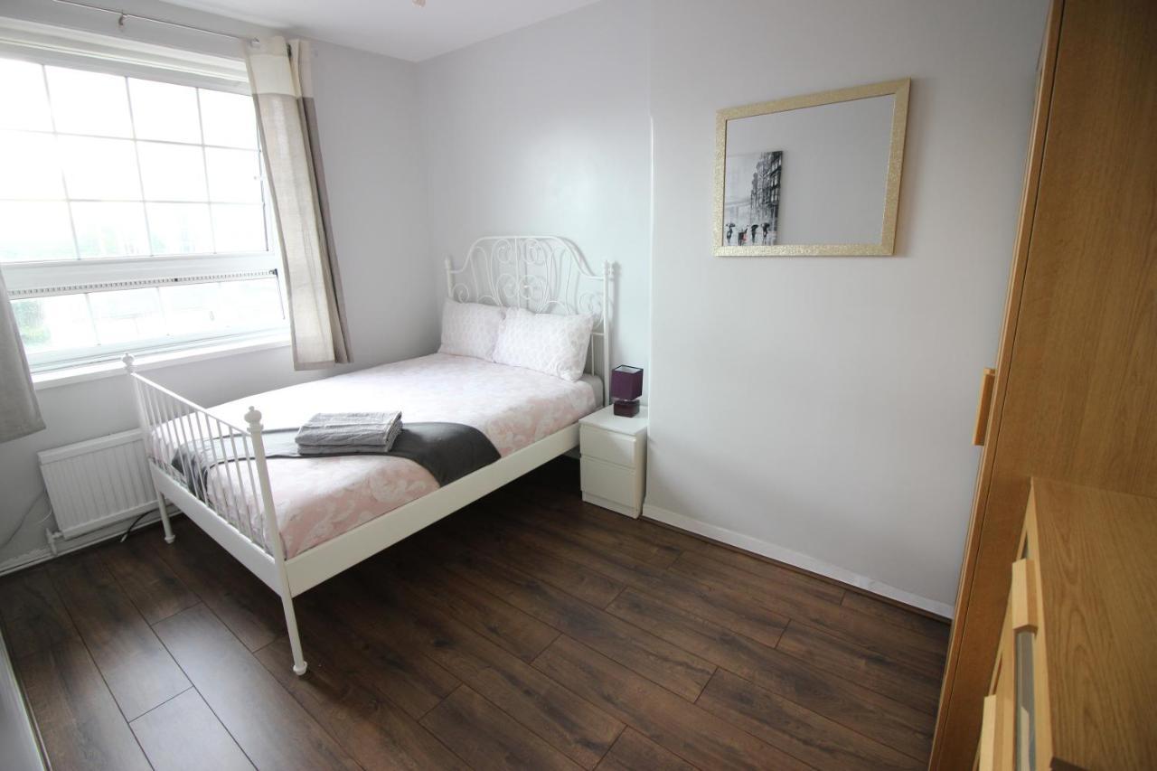 Betts Guest * Londra